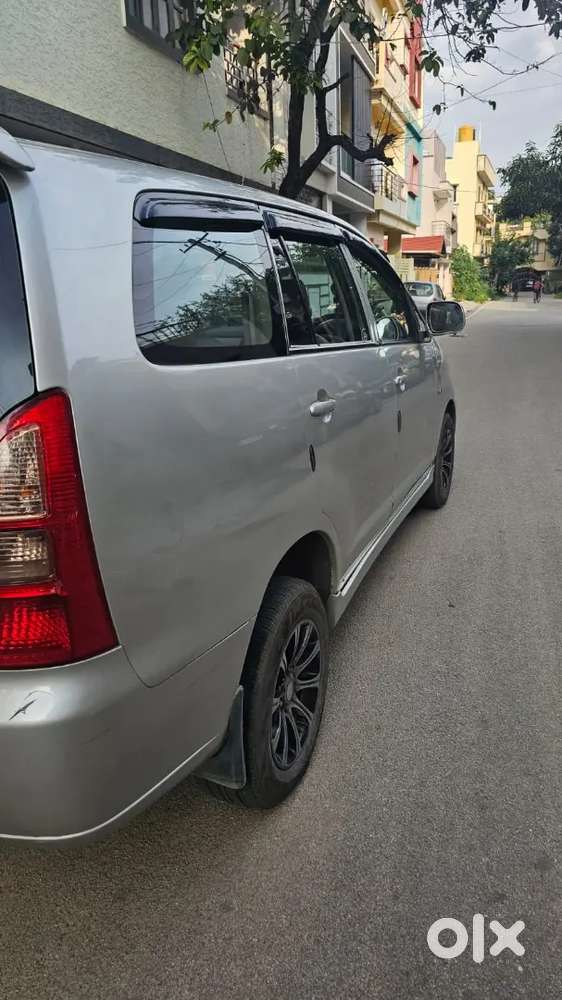 Toyota Innova 2007 Diesel 180000 Km Driven