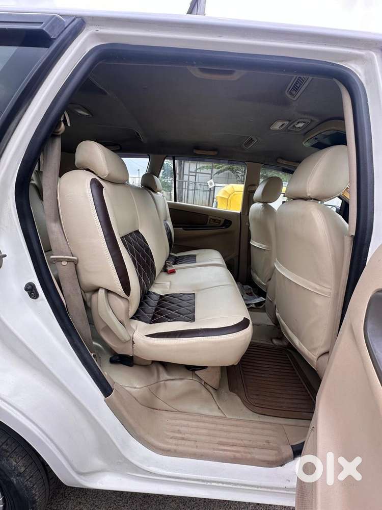 Toyota Innova 2.5 G (diesel) 8 Seater, 2006, Diesel