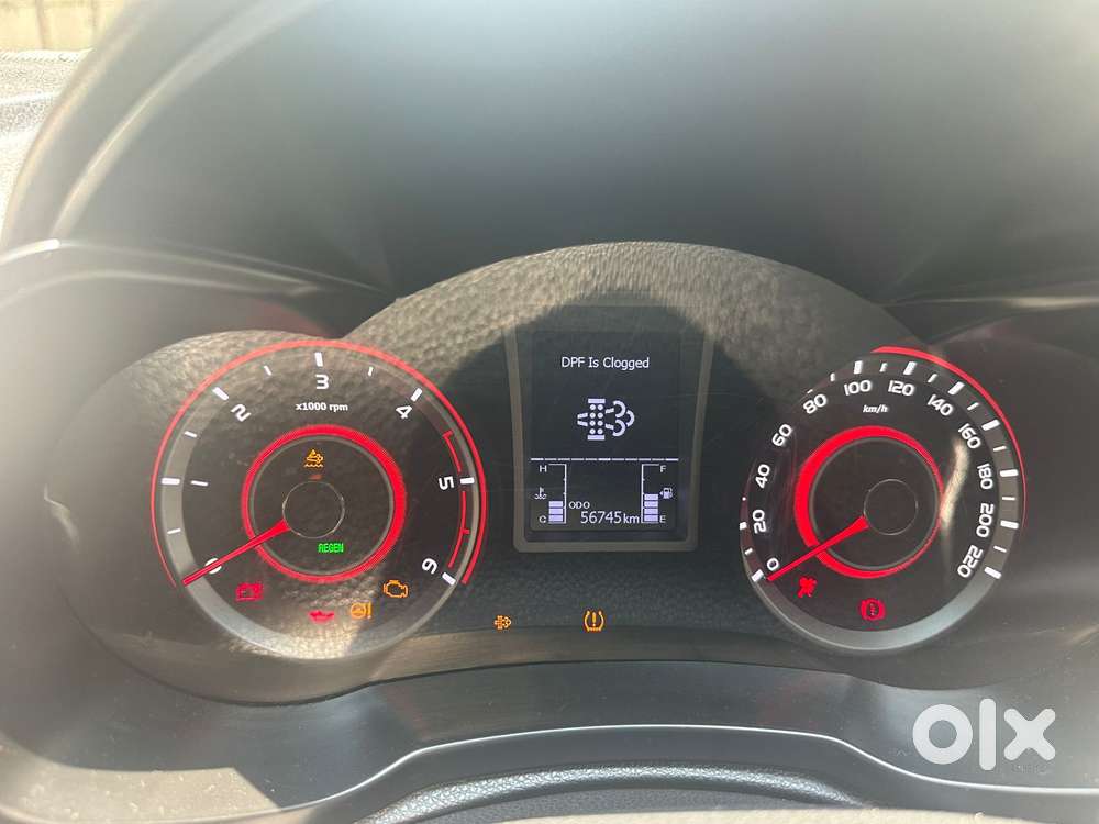 Mahindra Xuv300 W8 Diesel, 2023, Diesel