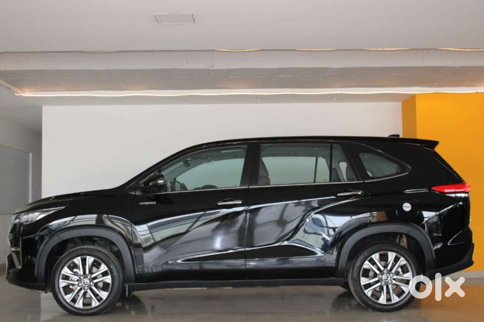 Toyota Innova Hycross 2.0 ZX Hybrid 7 STR, 2023, Petrol