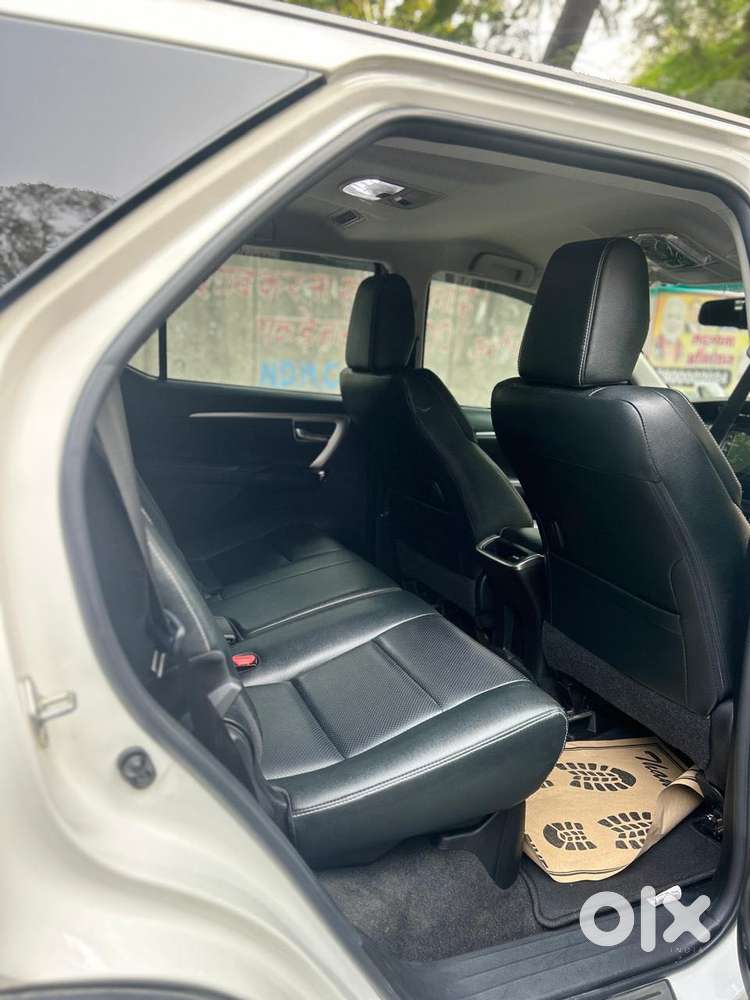 Toyota Fortuner [2021-ongoing] 2.7 2wd Petrol At, 2023, Petrol