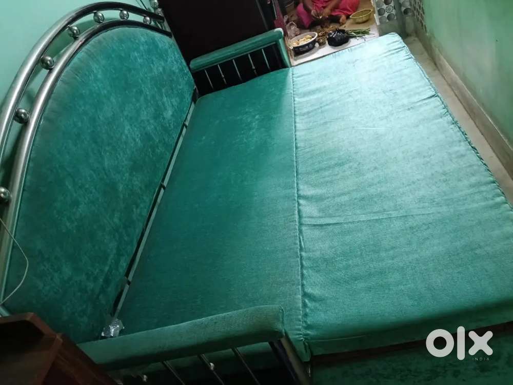 Sofa come bed