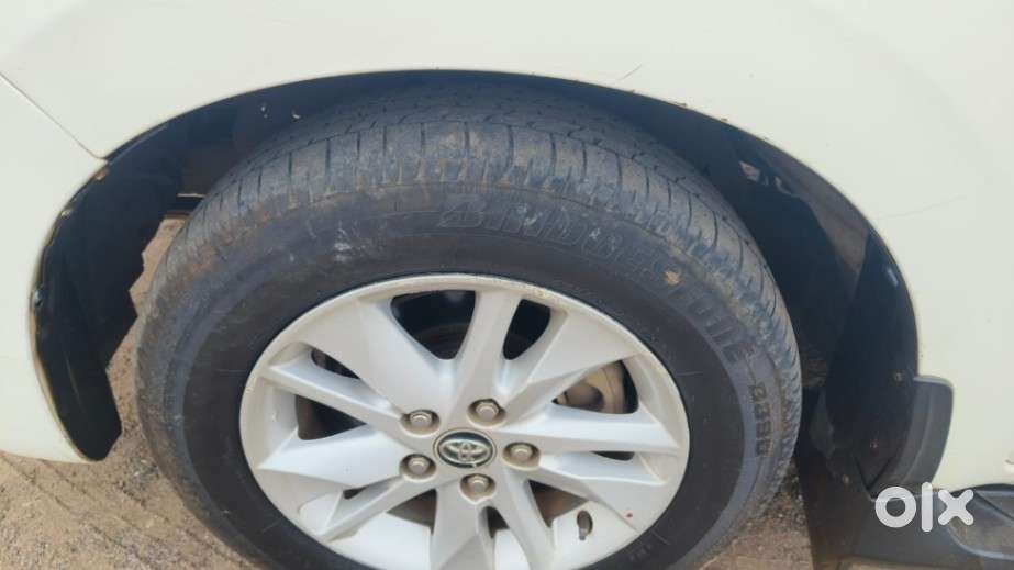 Toyota Innova Crysta 2.4 Gx Mt, 2017, Diesel