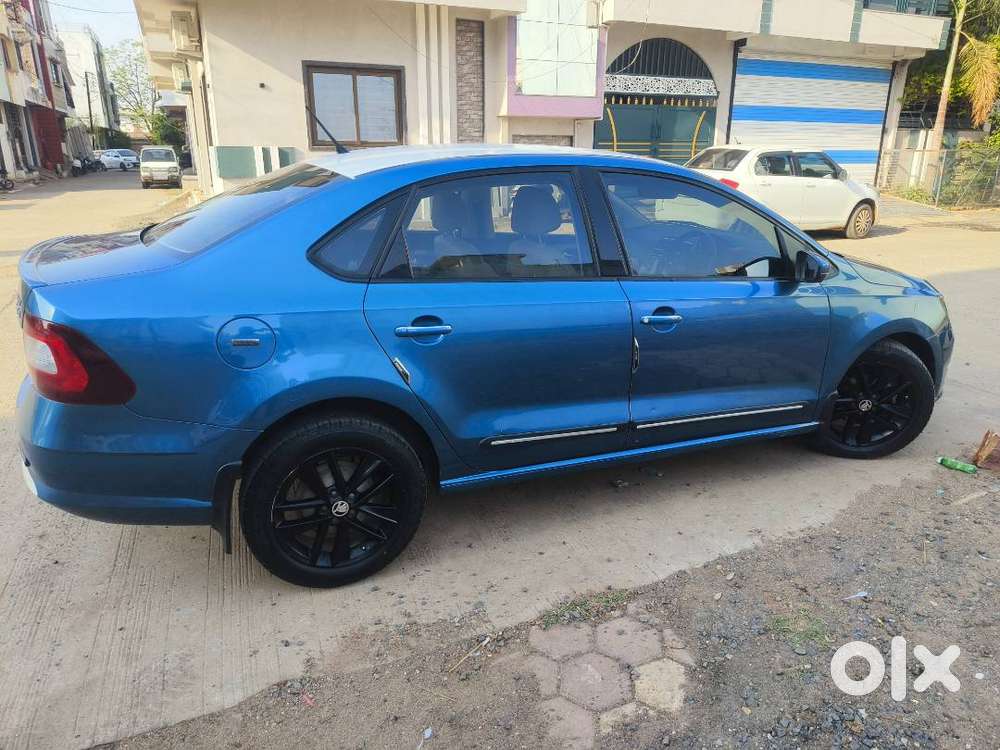 Skoda Rapid    Reg No :- Mp44zg7694 ️ Year :- 2017   Version :