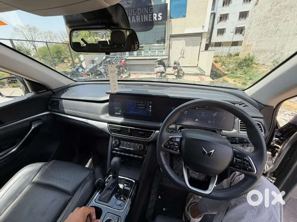 Mahindra Xuv700 2025 Petrol Good Condition