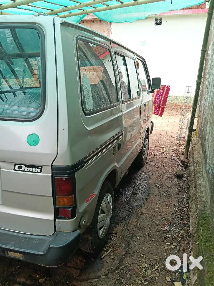Maruti Suzuki Omni 2010