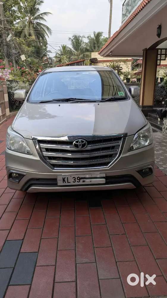 Toyota Innova 2.5v Diesel - 8 Seater - Single Owner