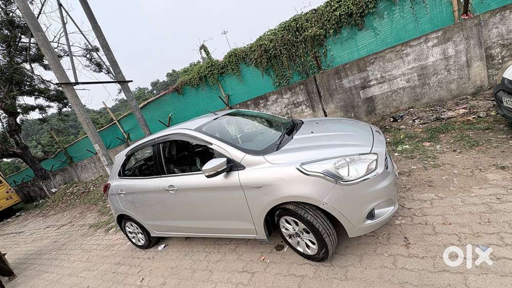 Ford Figo Petrol 2016