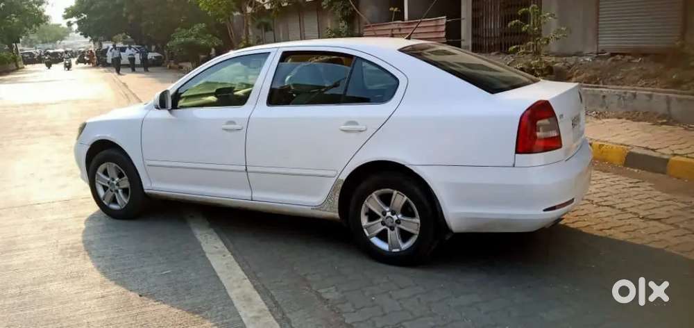 Skoda Laura 2010 Argent Sell