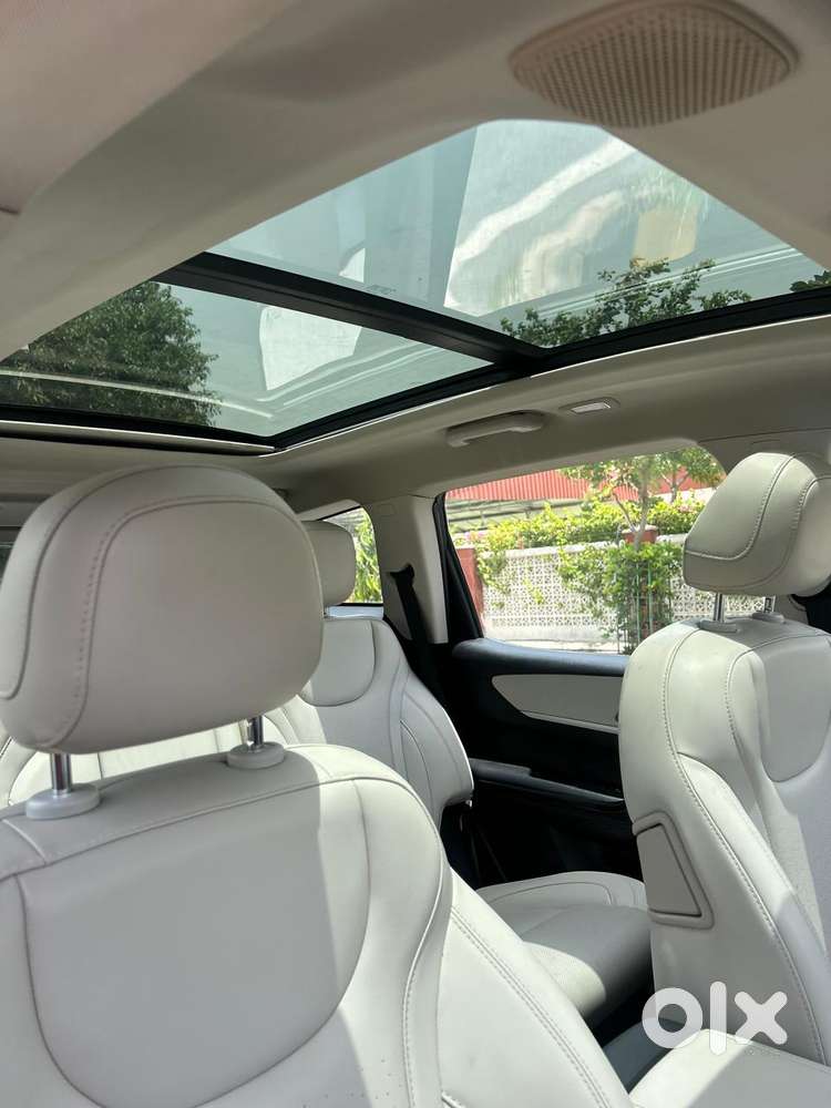 Mahindra Xuv700 2.0 Ax 7 Petrol At Luxury Pack Str, 2025, Petrol