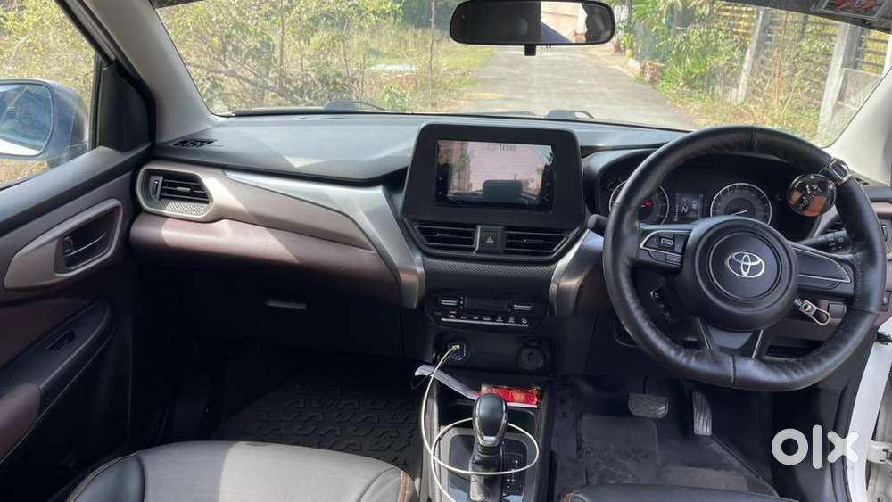 Toyota Urban Cruiser Taisor Amt Petrol 2024