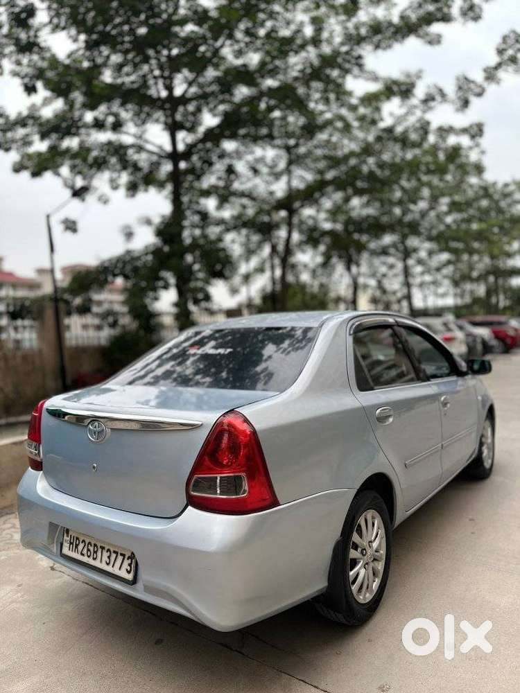 Toyota Etios V, 2012, Petrol
