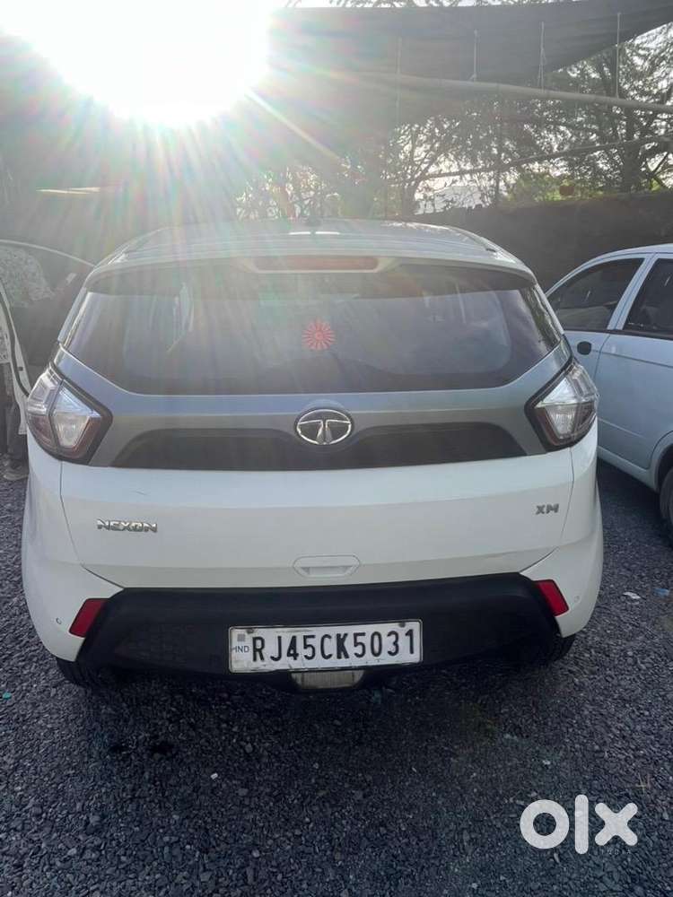 Tata Nexon Xm Petrol  First Owner  Excellent Condition