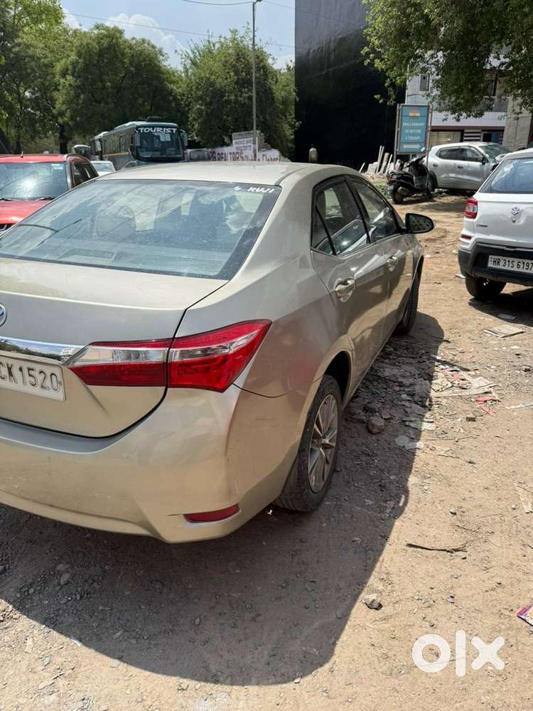Toyota Corolla Altis 2015 Petrol Well Maintained