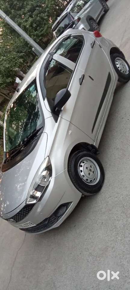 Tata Tiago Xe, 2018, Petrol