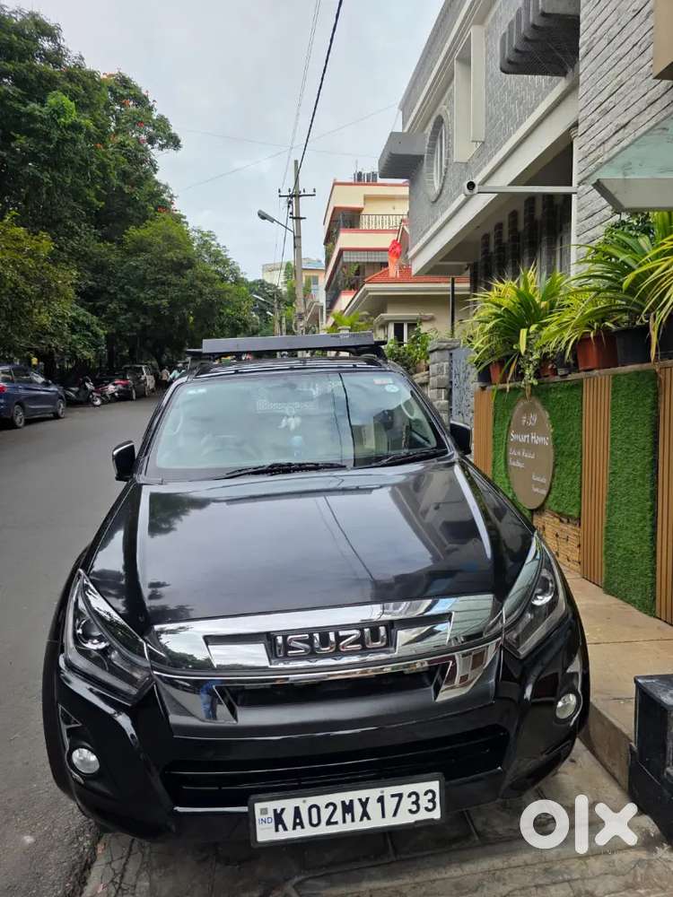 2022 Isuzu V-cross 2wd At Z  37,750 Km  Auto Diesel  Insurance 2026