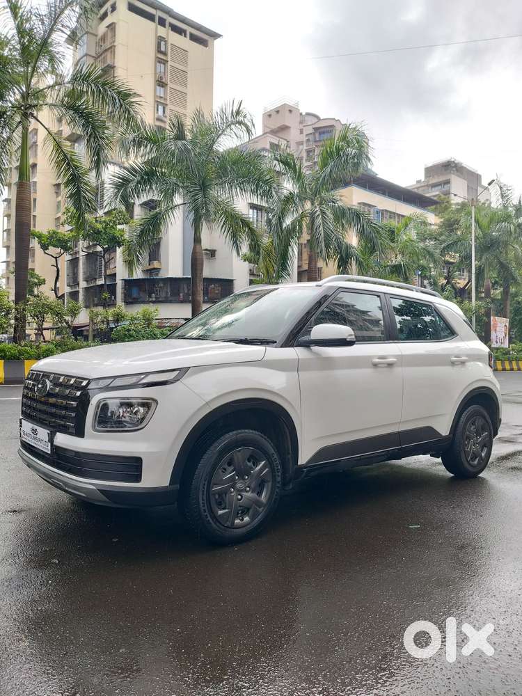 Hyundai Venue 1.2 S (o), 2024, Petrol