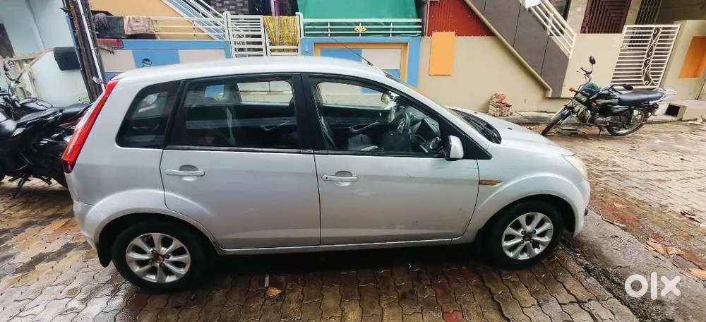 Ford Figo Titanium Blu 2011 Diesel Car