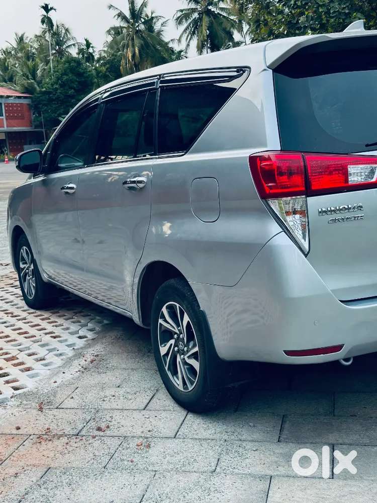 2022 Crysta Single Ownership 2lakh Kilometers