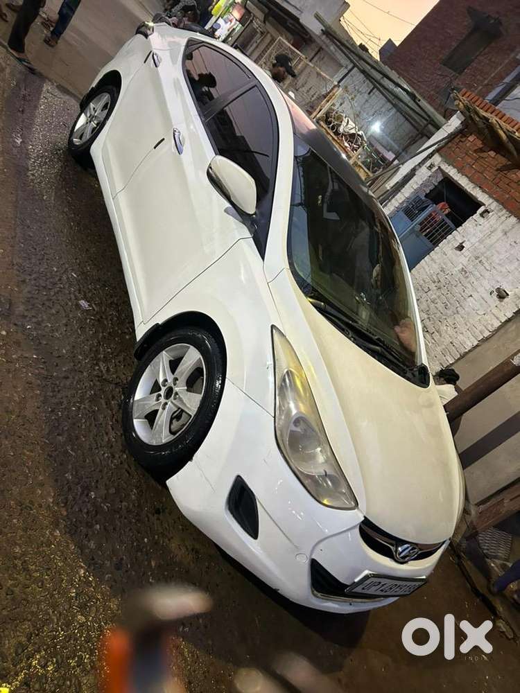 Hyundai Elantra 2013 Diesel 96000 Km Driven