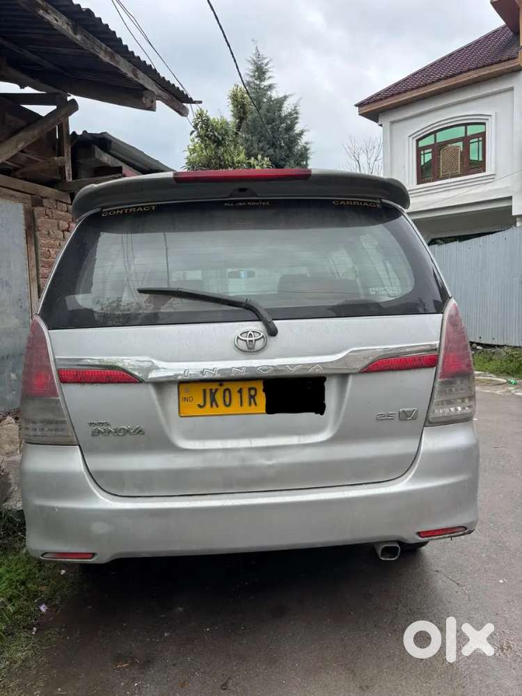 Toyota Innova 2012