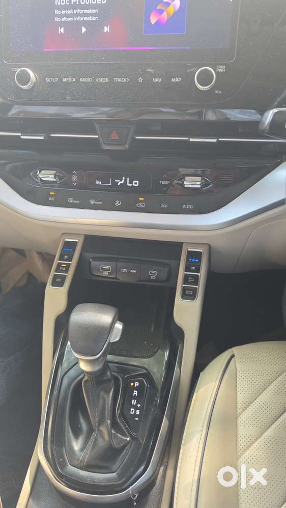 Kia Carens 2022 Luxury Plus