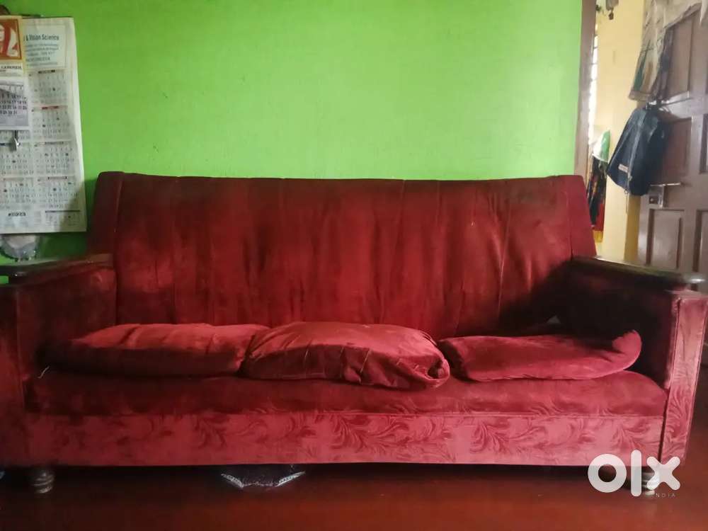 Well furnished 3 sitter sofa