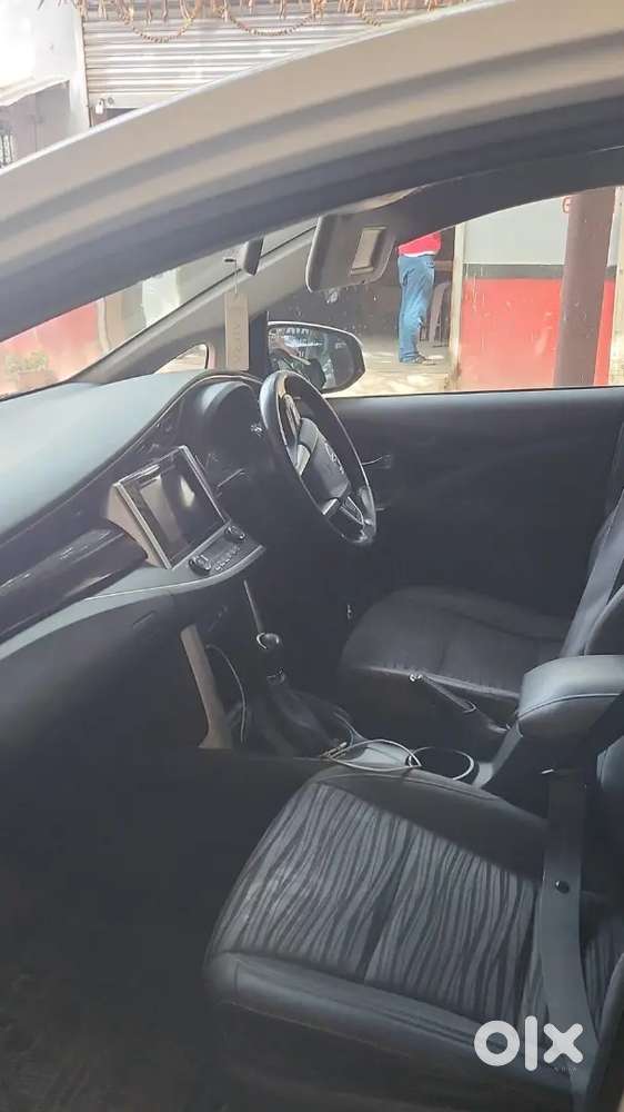 Toyota Innova Crysta 2.4 V 2018