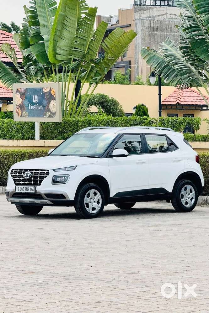 Hyundai Venue 1.2 S (o), 2021, Petrol