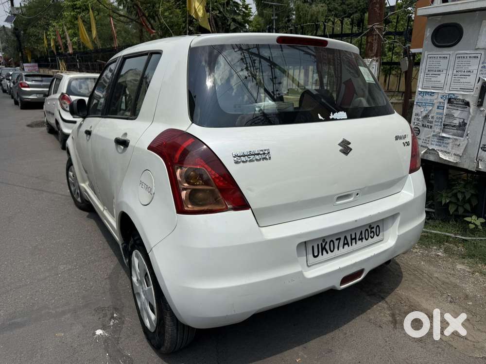 Maruti Suzuki Swift Vxi 1.2 Abs Bs-iv, 2011, Petrol
