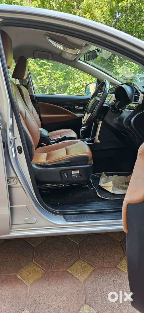 Toyota Innova Crysta 2.8z Automatic, 2017, Diesel