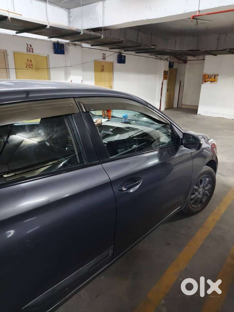 Well Maintained 1st Owner I20