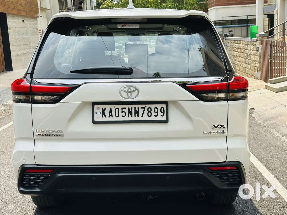 Toyota Innova Hycross 2.0 Vx (o) Hybrid 8 Str, 2025, Petrol