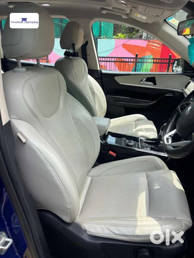 Mahindra Xuv700 2.2 Ax 7 Diesel At Str, 2022, Diesel
