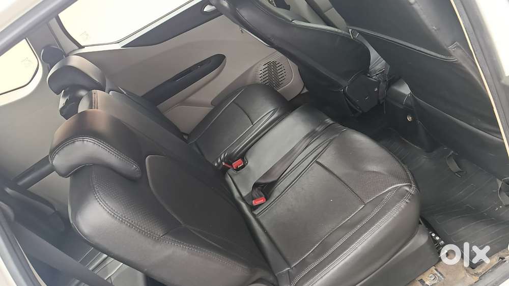 Renault Triber 1.0 Rxz Dual Tone, 2019, Petrol