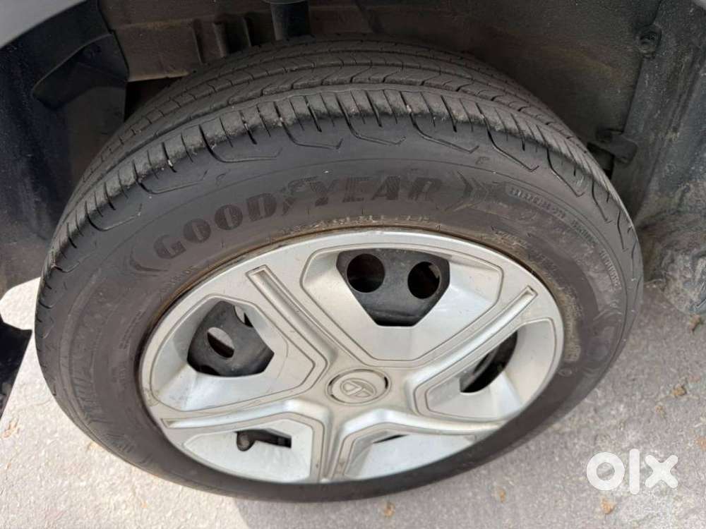 Tata Nexon 1.2 Revotron Xm (s), 2019, Petrol