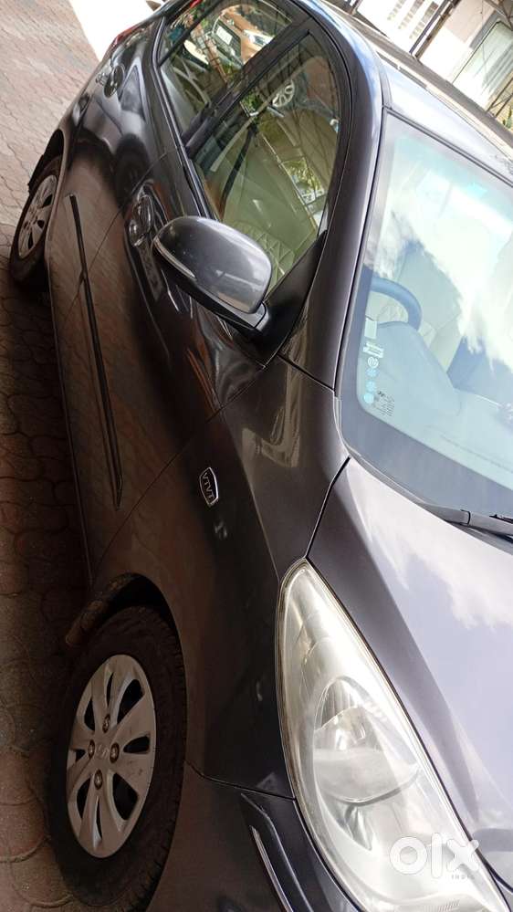 Hyundai I10 Sportz At, 2011, Petrol