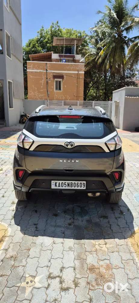Tata Nexon Xm(s) Sunroof Oct 2020 Petrol Manual