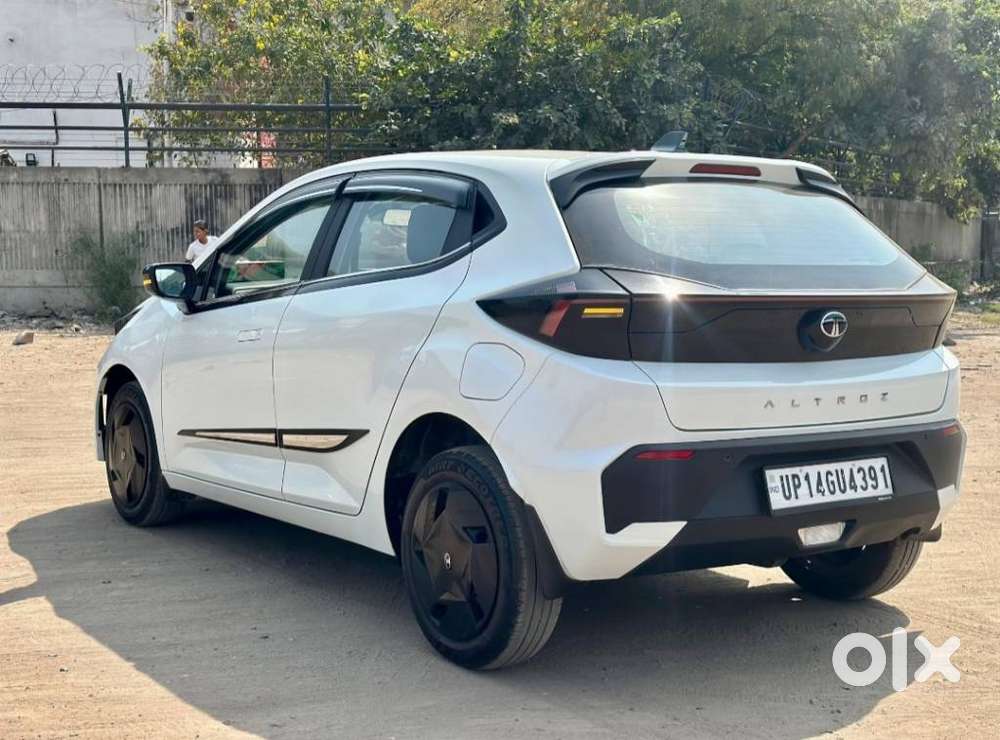 Tata Altroz Creative S, 2025, Petrol