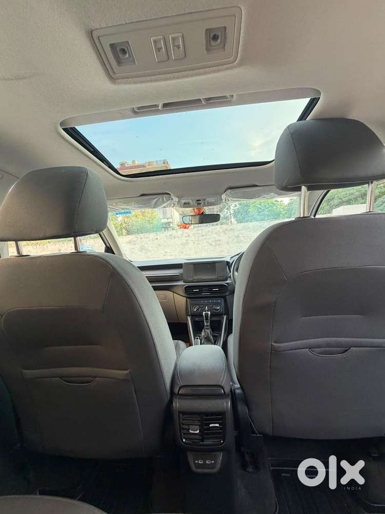 Skoda Kylaq Signature At, 2026, Petrol