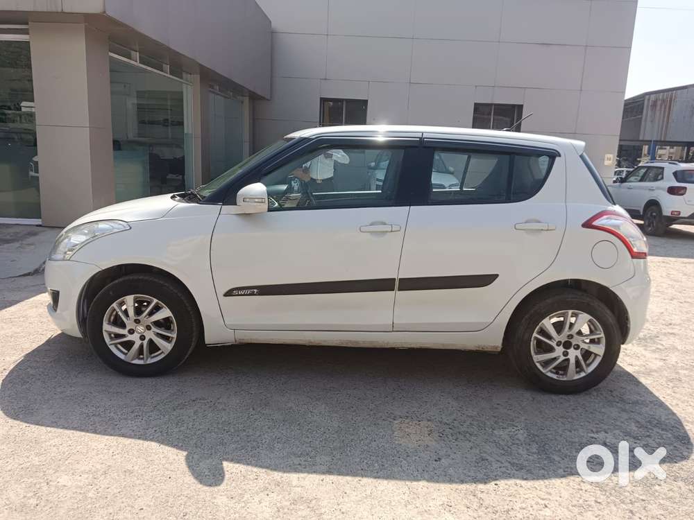Maruti Suzuki Swift Vvt Zxi, 2013, Petrol