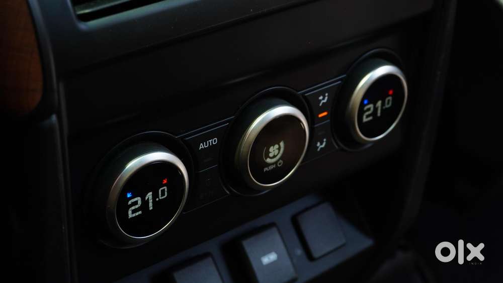 Land Rover Defender 3.0 L 130 Hse, 2023, Petrol