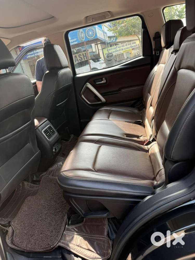 For Sale: Mahindra Scorpio-n Z8 Manual 2023 - Black Beauty!