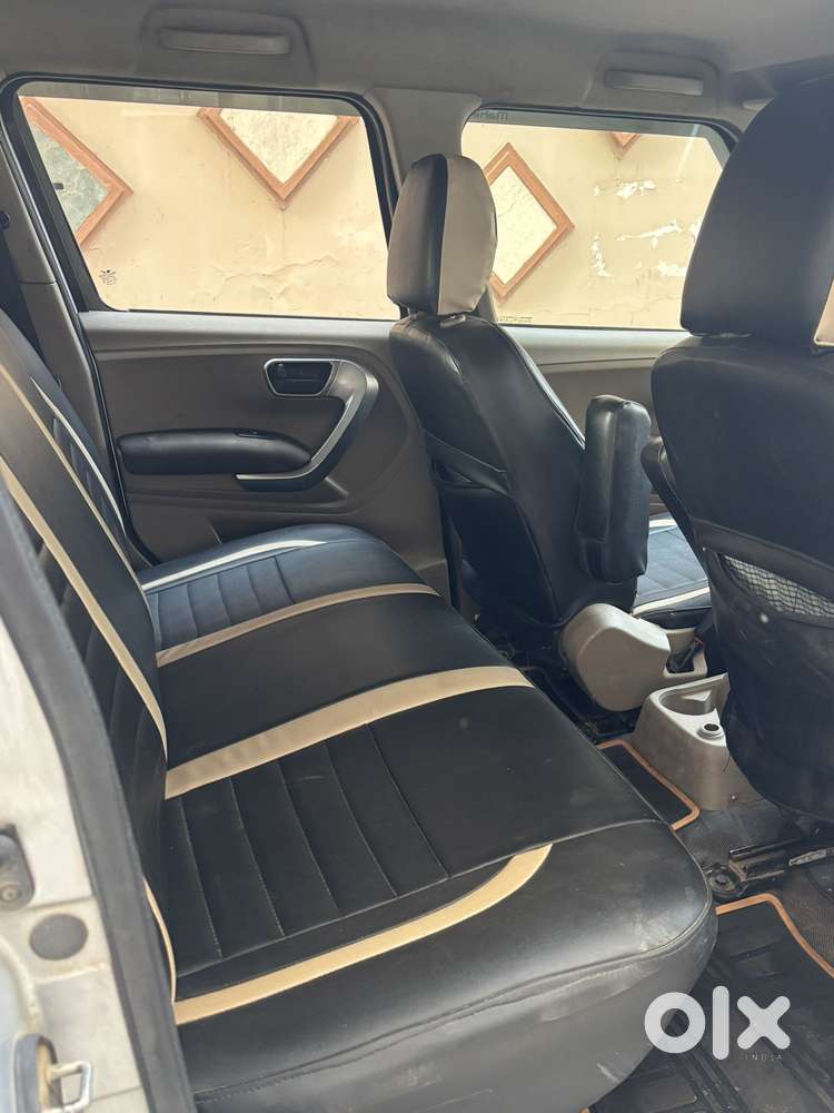 Mahindra Tuv 300 T10, 2019, Diesel