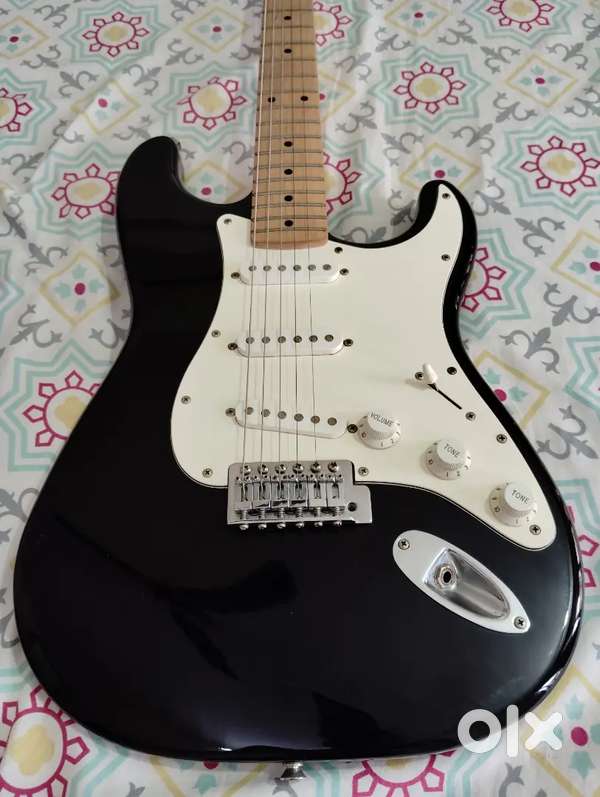 Fender Affinity Stratocaster Electric guitar price negotiable