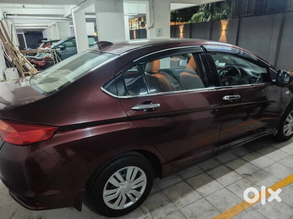 Honda City 1.5 Sv Mt I-vtec Maroon