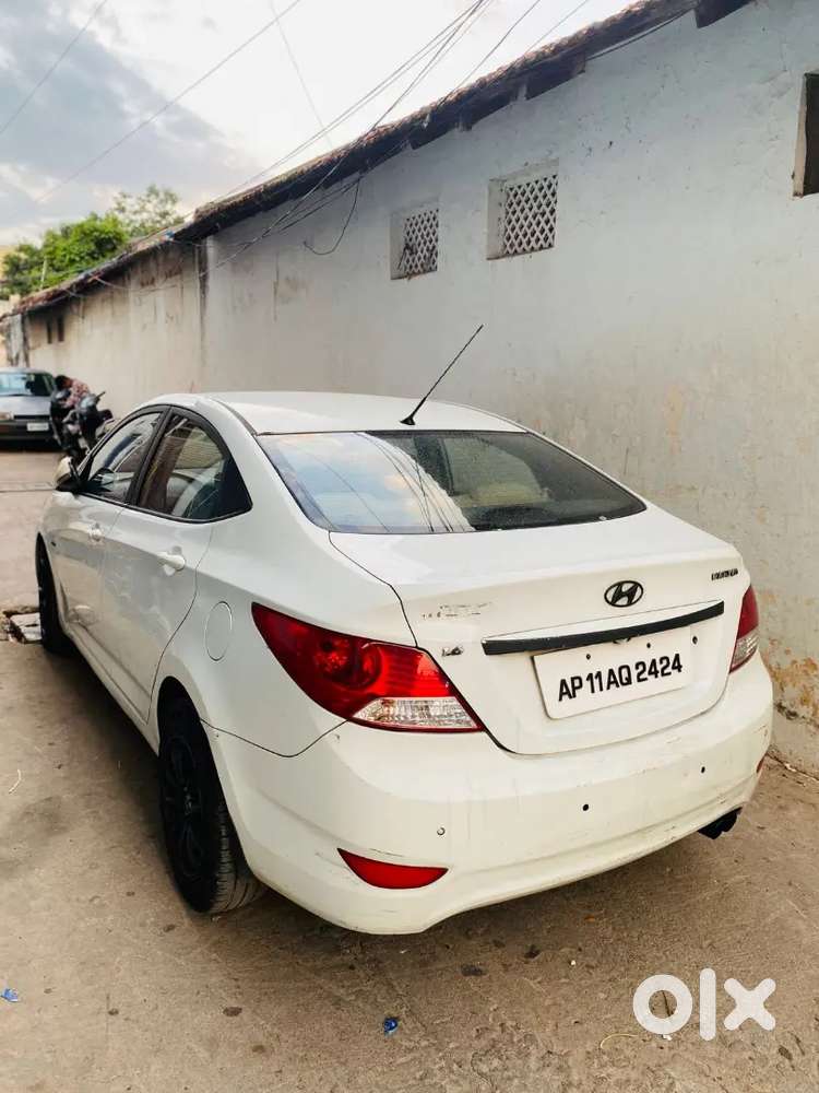 Verna 1.6 Crdi Ex Bslv Diesel 2012