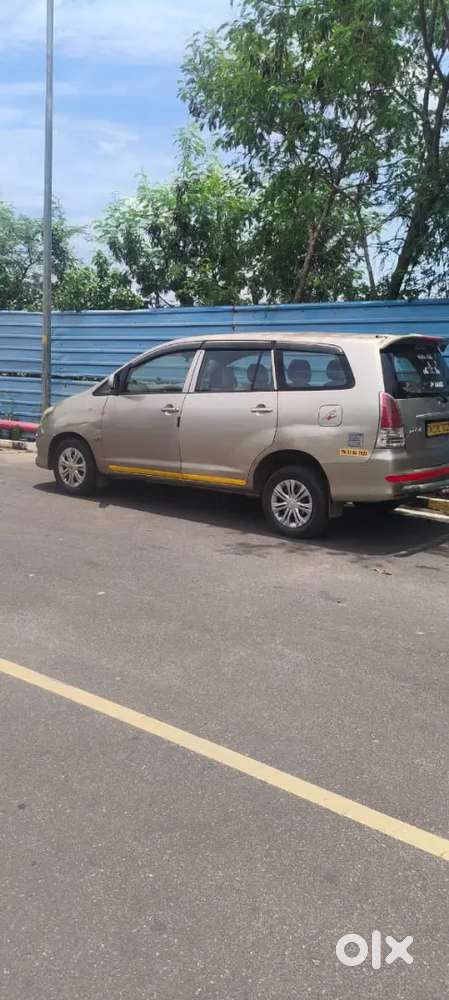 Toyota Innova Diesel 2010 Variant