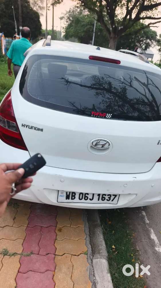 Hyundai I20 Sportz 2012 Manual = Life Time Tax ...