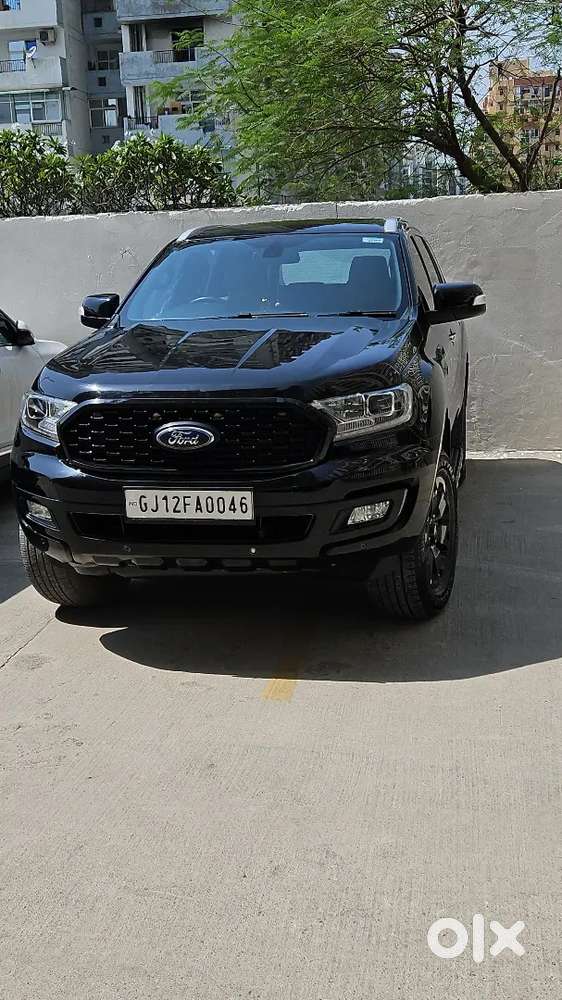 Ford Endeavour Black 2021
